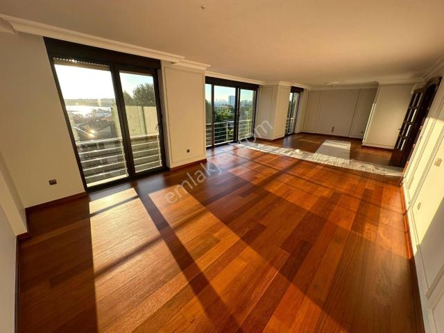 Kadiköy, İstanbul içerisinde kiralık mülk