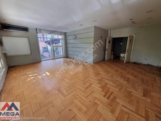 Kadiköy, İstanbul içerisinde kiralık mülk