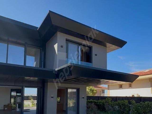 Çeşme, İzmir içerisinde satılık Villa