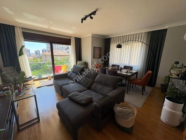Kadiköy, İstanbul içerisinde kiralık mülk