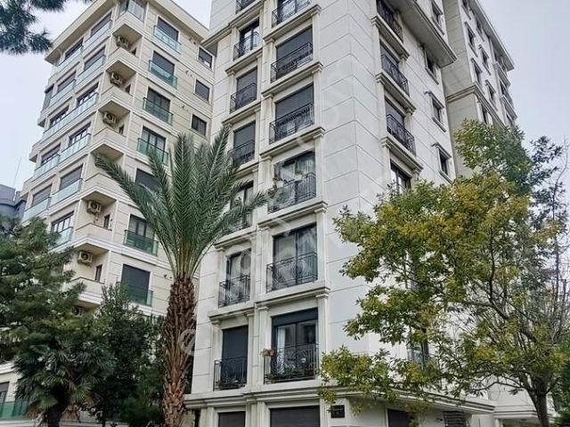 Kadiköy, İstanbul içerisinde kiralık mülk
