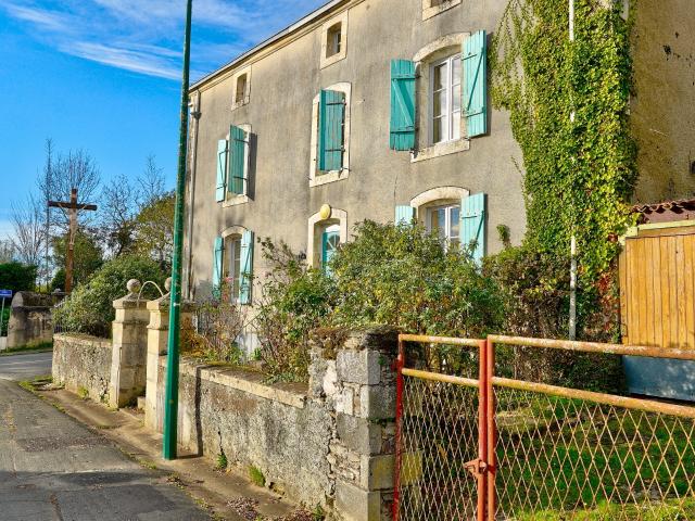 Maison vente à Parthenay, Fenioux