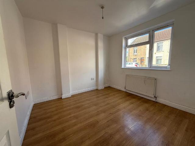 Apartment for rent in Fenlake, Bedford