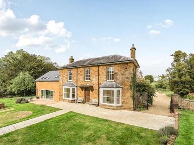 House for sale in Evershot, Oxfordshire