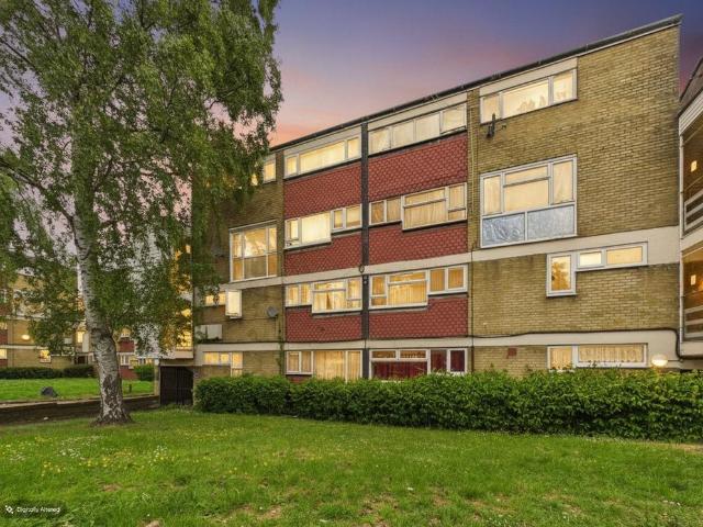 Apartment for rent in Pouchen End, Hertfordshire
