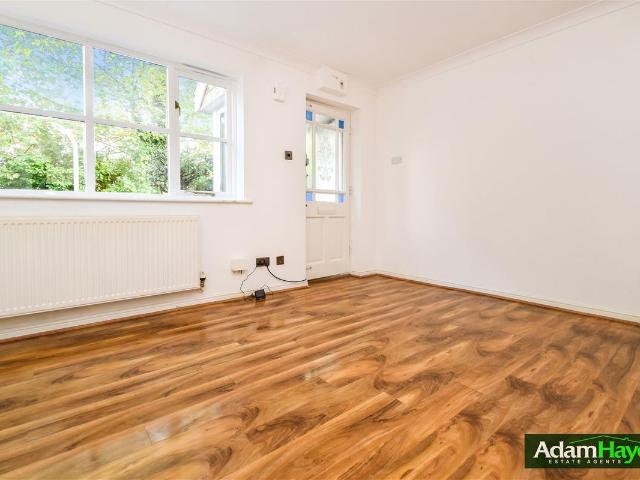 House for rent in North Finchley, Greater London