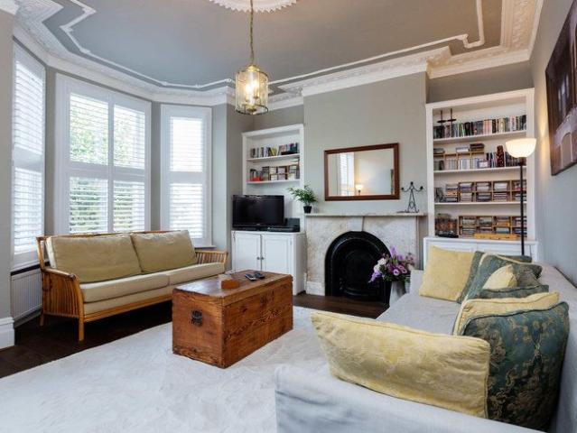 House for rent in Vauxhall, Cat Hill