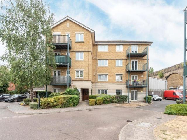 Apartment for rent in South Harrow, Greater London