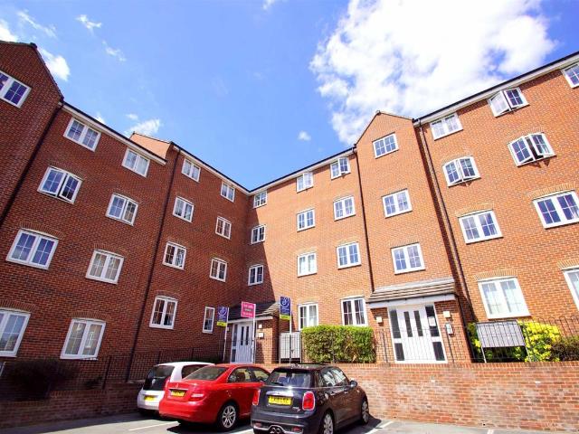 Apartment for rent in Thorpe, West Yorkshire