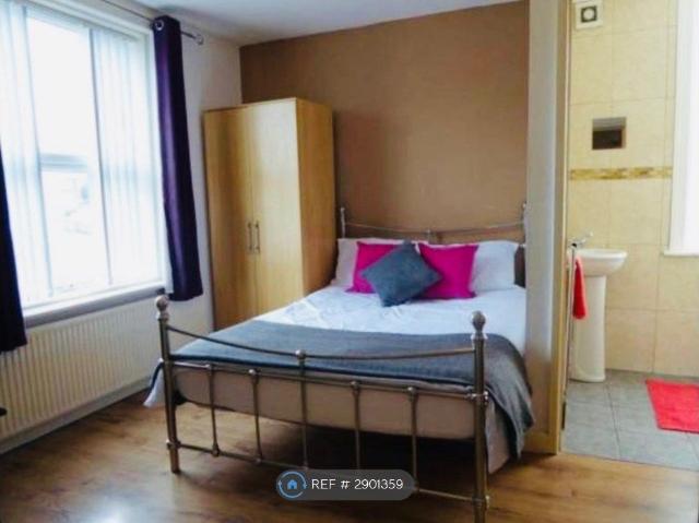 House for rent in Huddersfield, West Yorkshire