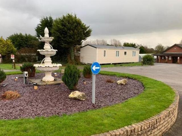 House for sale in Greaves, Bare