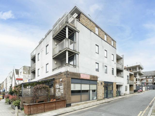 Apartment for rent in Stockwell, Greater London