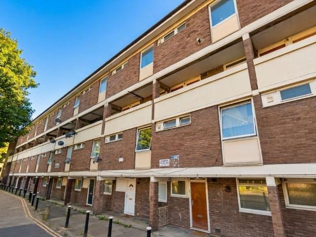 House for rent in Stockwell, Greater London