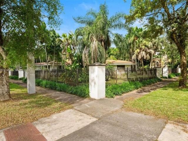 House for sale in Coral Gables