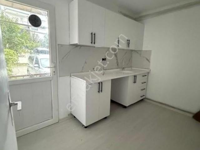 İstiklal Mahallesi, Ferizli içerisinde kiralık mülk