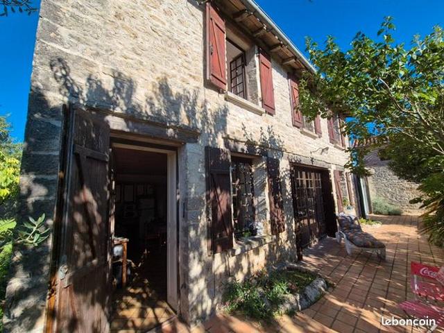 Maison vente à Confolens, Nanclars