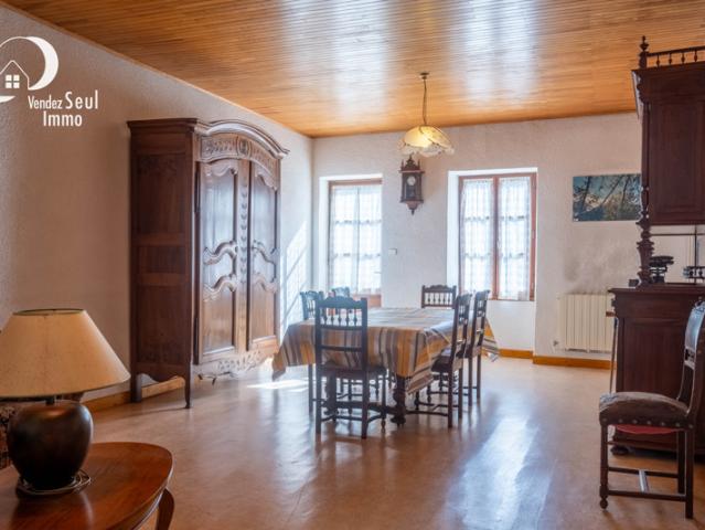 Maison vente à Valence, Marches
