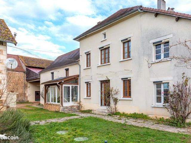 Maison vente à Nontron, Excideuil
