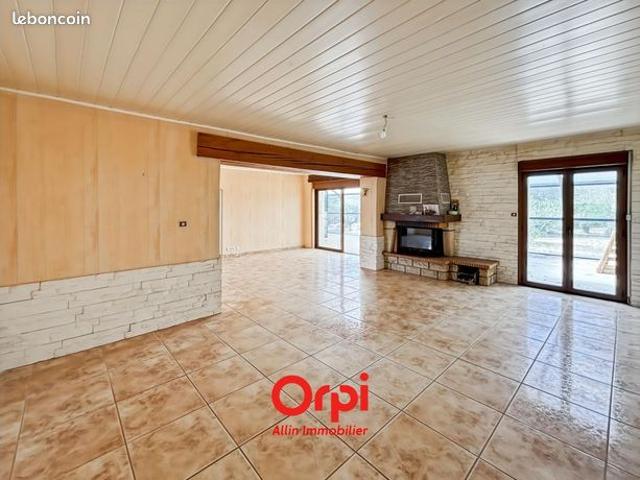 Maison vente à Aubusson, Viersat