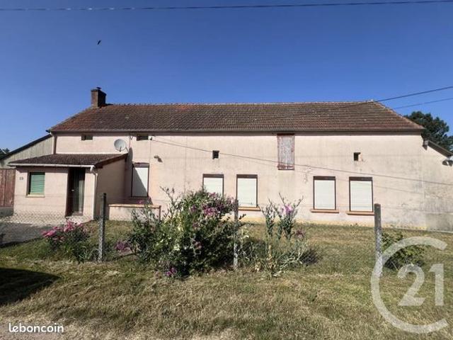 Maison vente à Saint-Amand-Montrond, La Celle
