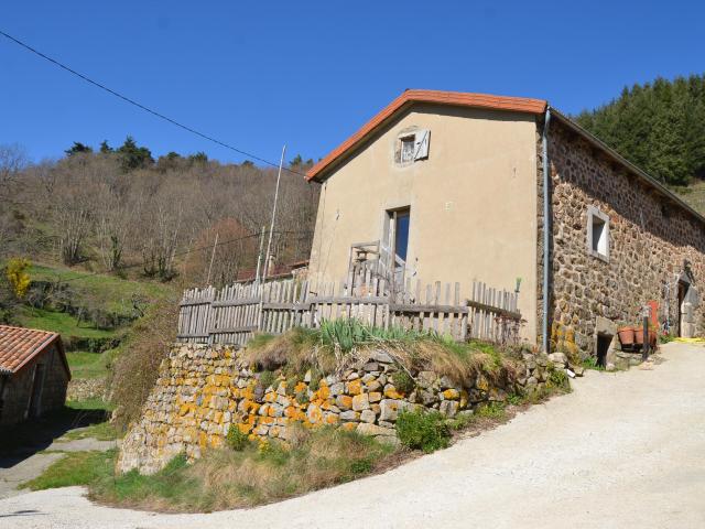 Ferme vente à Tournon-sur-Rhône, Saint-genest-lachamp
