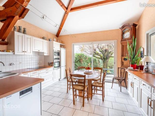 Maison vente à Bourg-en-Bresse, Frans