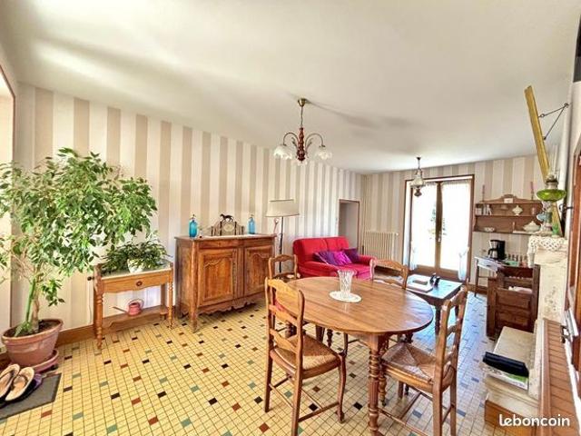 Maison vente à Poitiers, Amberre