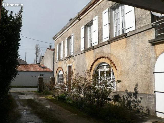 Maison vente à Saintes, Burie