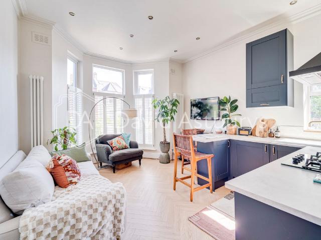 Apartment for rent in Stroud Green, Greater London