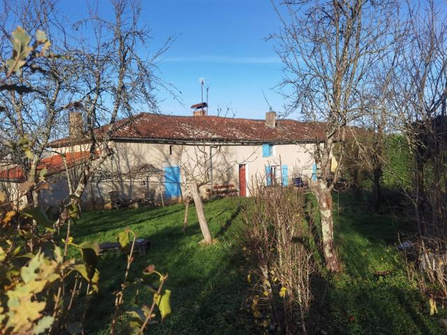 Maison vente à Confolens, Cellefrouin