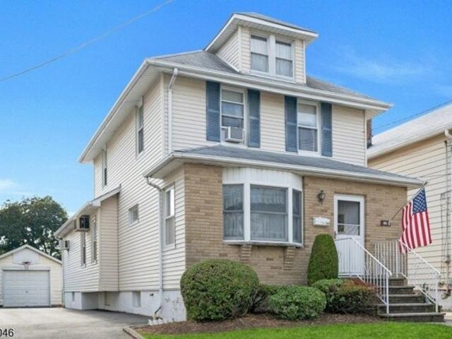 House for sale in Lyndhurst, New Jersey
