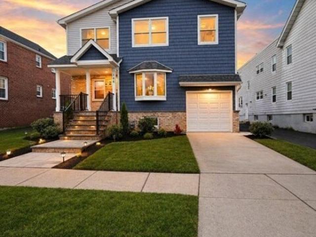 House for sale in Lyndhurst, New Jersey