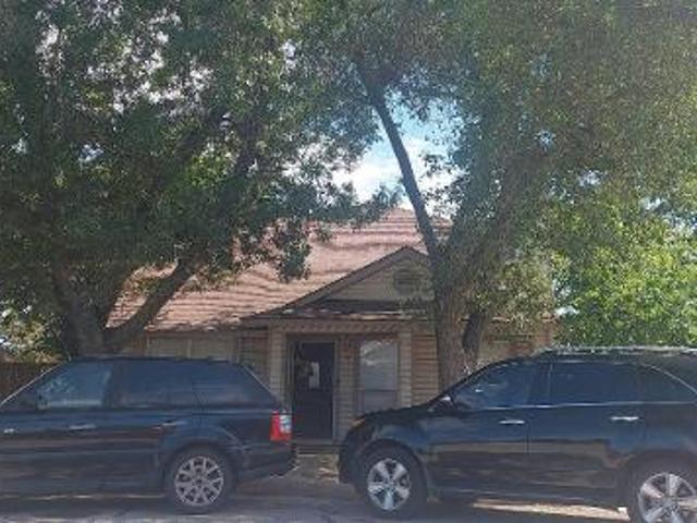 House for sale in Universal City