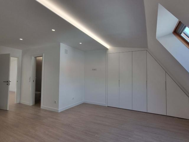 Duplex venda em Santo António da Caparica, Almada