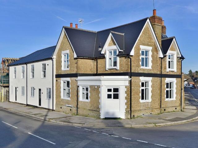 Apartment for rent in Fole, Surrey
