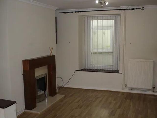 House for rent in Cwmbwrla, Nangreaves
