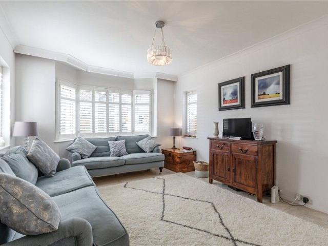 House for rent in Row Town, Surrey