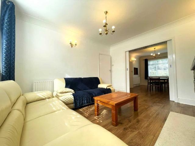 Apartment to rent in Bluebell, North Tipperary