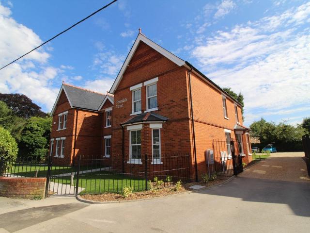 Apartment for rent in Mortimer, West Berkshire