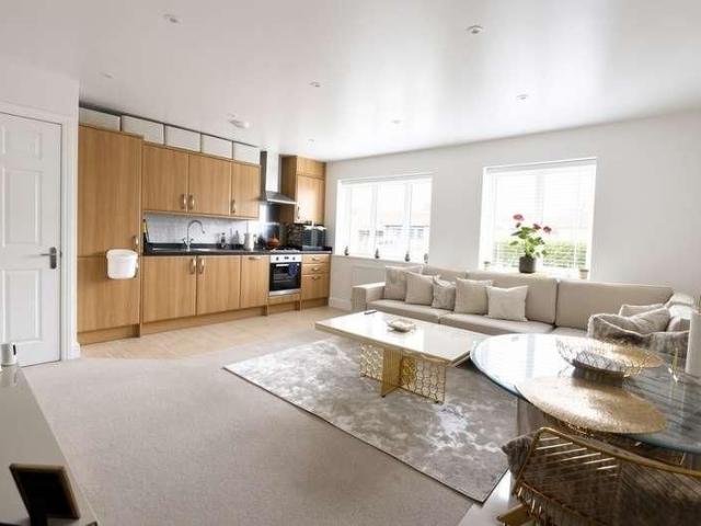 Apartment for rent in Lower Halliford, Surrey