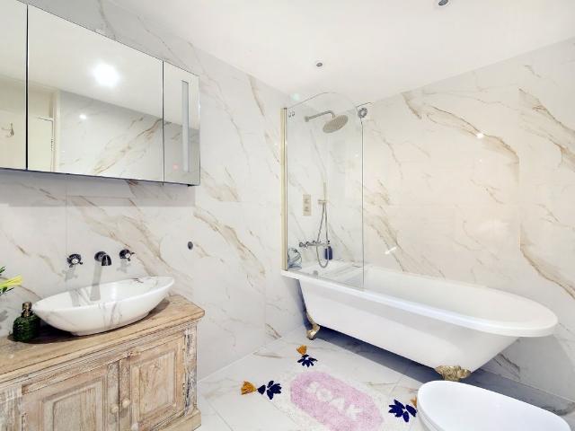 House for rent in Stockwell, Greater London