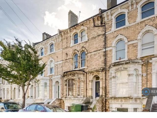Apartment for rent in Stockwell, Greater London