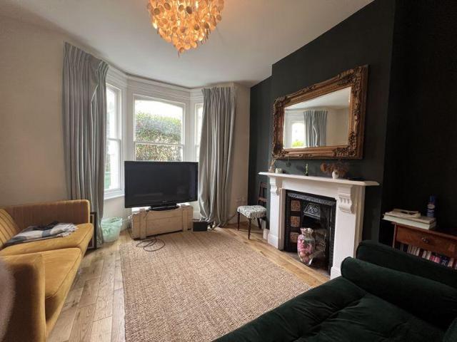 House for rent in Stockwell, Greater London