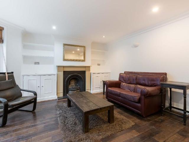 Apartment for rent in Stockwell, Greater London