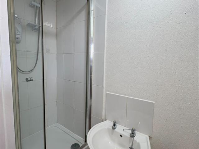 Studio for rent in Ferndale, Rodbourne