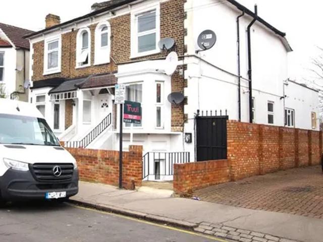 Apartment for rent in London Borough of Croydon, Thornton Heath