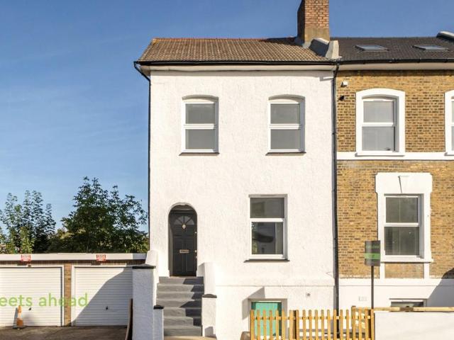 House for rent in London Borough of Croydon, Greater London