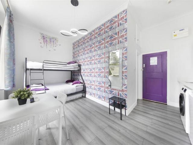 Apartment for rent in Maida Hill, Greater London