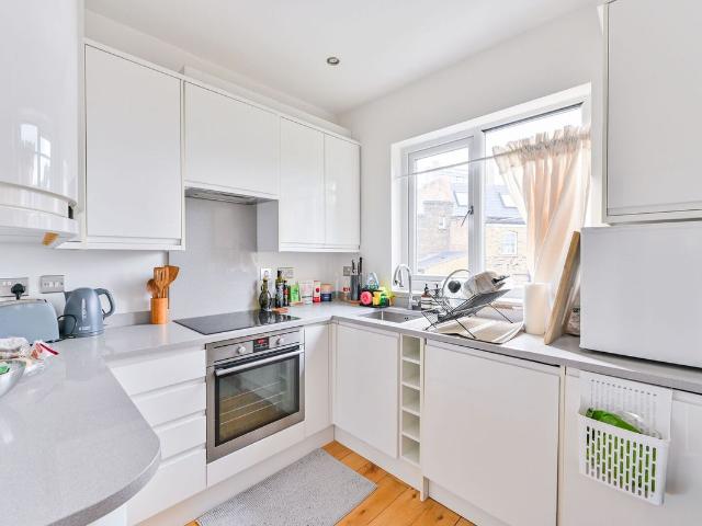 Apartment for rent in Maida Hill, Greater London