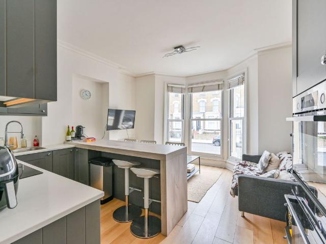 Apartment for rent in Kensal Town, Greater London